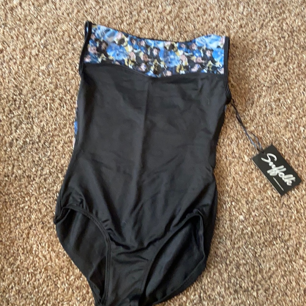Suffolk Dance leotard size small NWT